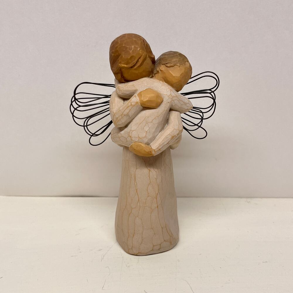 Willow Tree Angel's Embrace 2002 Susan Lordi Figurine